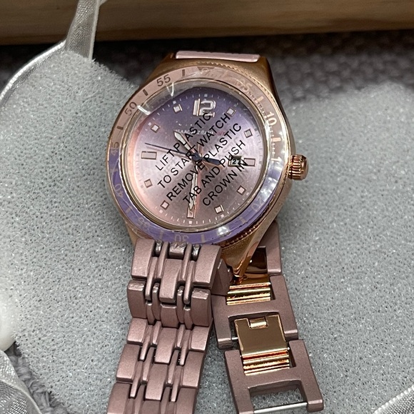 ISAAC MIZRAHI LIVE! Bezel Watch in light Pink - Picture 9 of 14